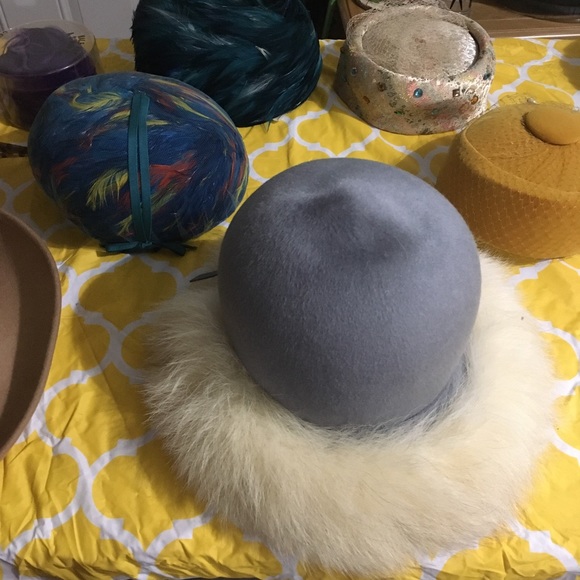 Vintage Gloves and Hats Coming Soon - Picture 2 of 8